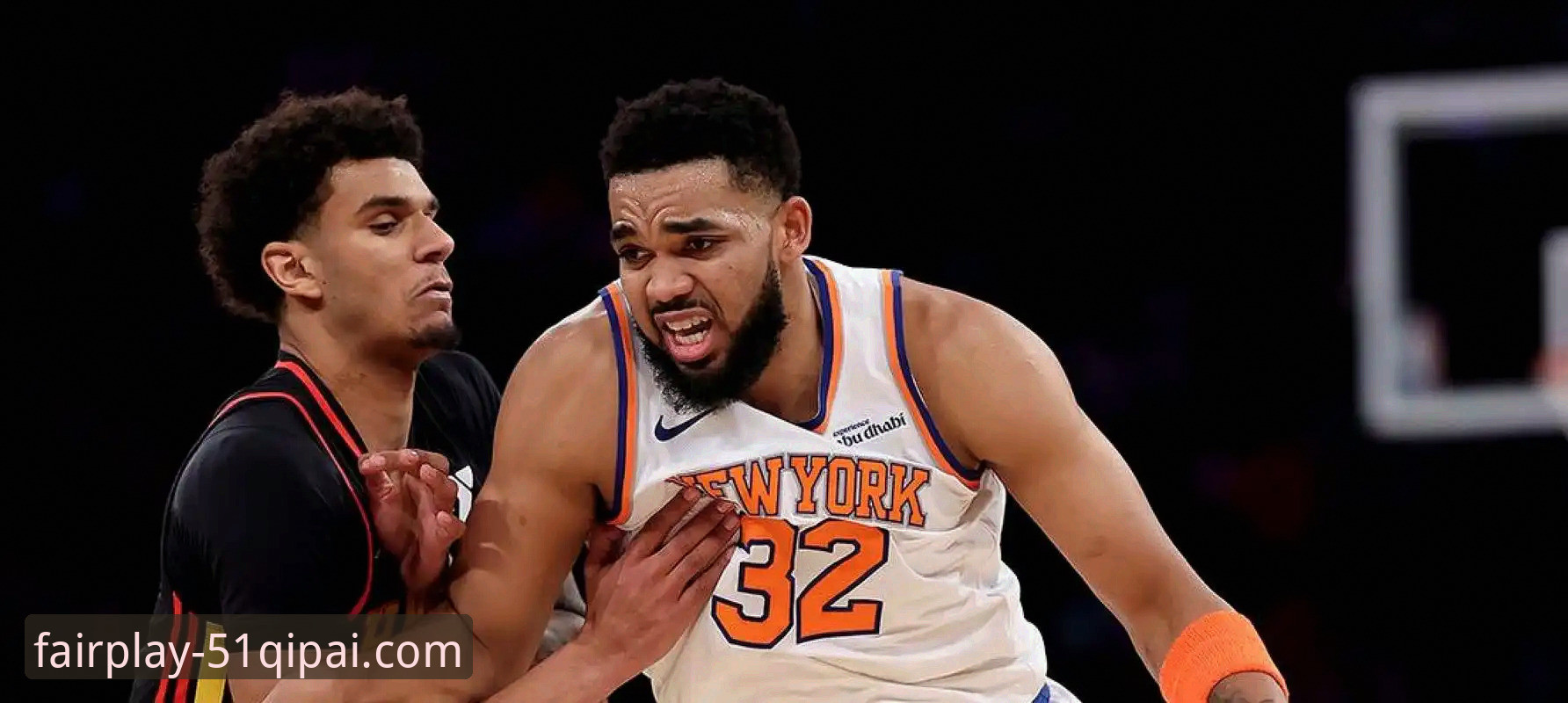 棋牌稳定平台 NBA季后赛尼克斯狂胜老鹰完整观赛指南:从棋牌bet平台体验历史性半场47分差距
